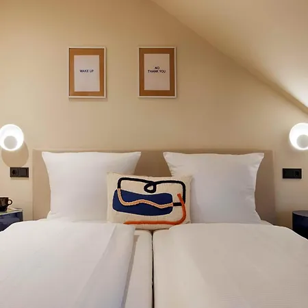 Homie Am Paradeplatz In Der Wuerzburger Innenstadt * Wurzburg